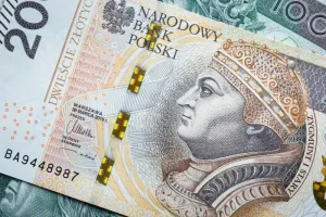 Kto sprawuje nadzór i kontrolę nad przestrzeganiem prawa pracy?